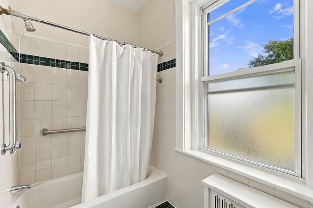 59 Alton Pl 5, Brookline, MA 02446