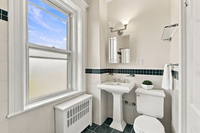 59 Alton Pl 5, Brookline, MA 02446