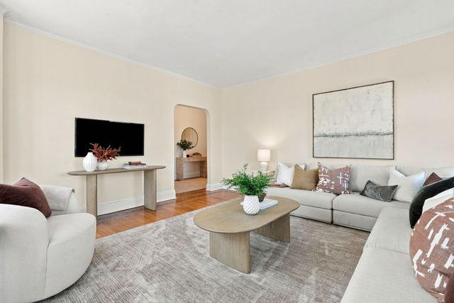 59 Alton Pl 5, Brookline, MA 02446
