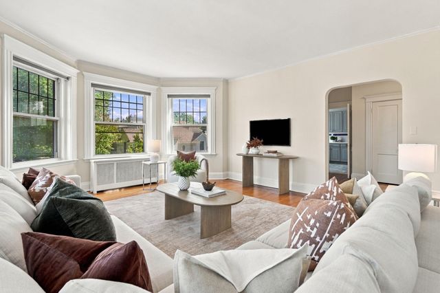 59 Alton Pl 5, Brookline, MA 02446