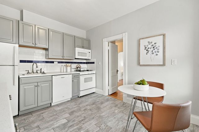 59 Alton Pl 5, Brookline, MA 02446
