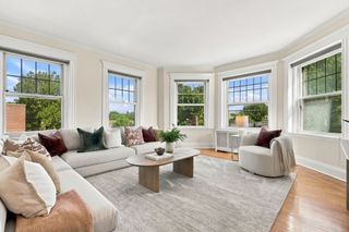 59 Alton Pl 5, Brookline, MA 02446