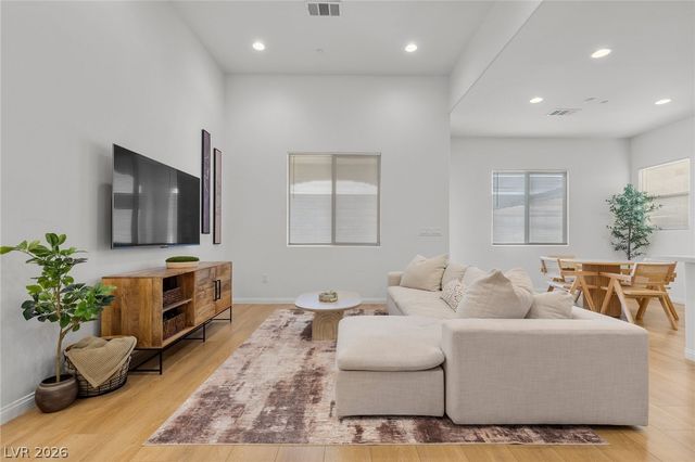 10141 Zeta Tucana Street, Las Vegas, NV 89143