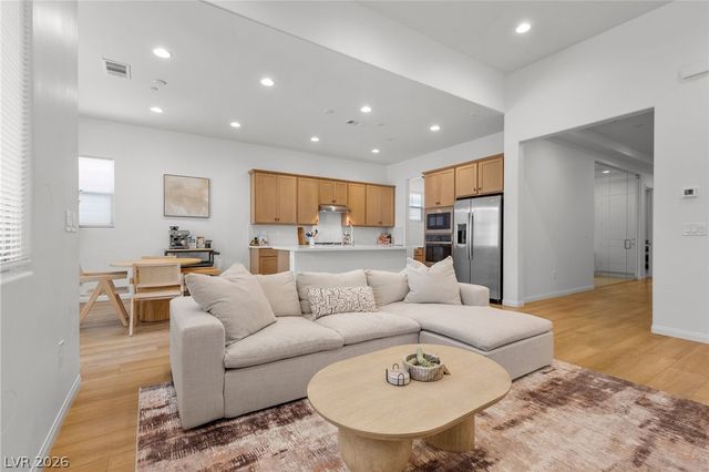 10141 Zeta Tucana Street, Las Vegas, NV 89143