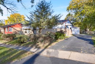 16501 Oxford Drive S, Markham, IL 60428