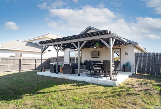 2204 Darst, Seguin, TX 78155