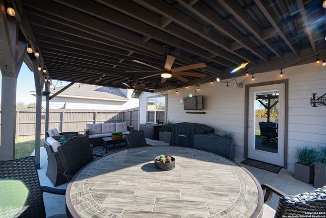 2204 Darst, Seguin, TX 78155