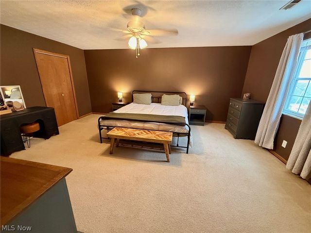 350 W Wildwood Drive, Parkersburg, WV 26101