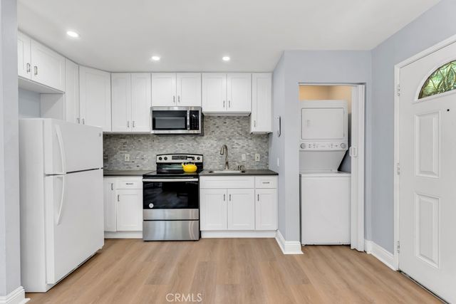 23350 Vanowen Street, West Hills, CA 91307