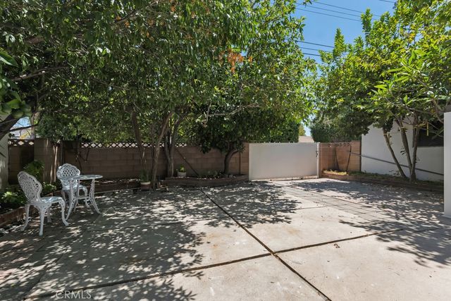 23350 Vanowen Street, West Hills, CA 91307