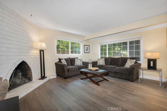 23350 Vanowen Street, West Hills, CA 91307