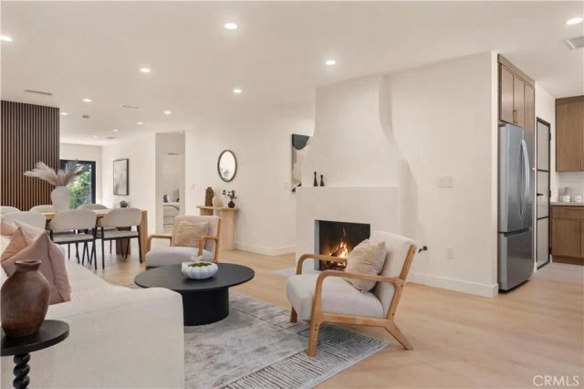 5747 Bevis Avenue, Sherman Oaks, CA 91411