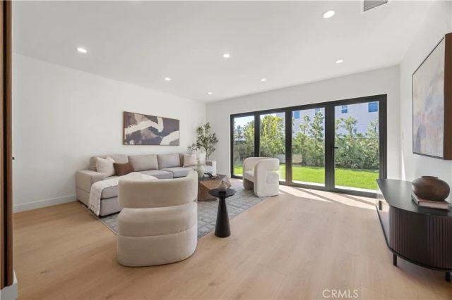 5747 Bevis Avenue, Sherman Oaks, CA 91411