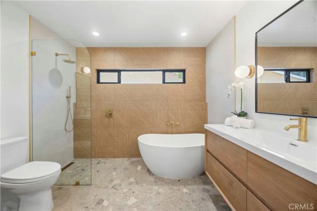 5747 Bevis Avenue, Sherman Oaks, CA 91411