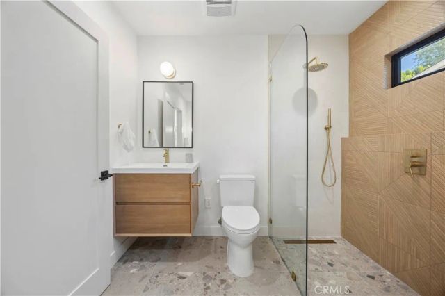 5747 Bevis Avenue, Sherman Oaks, CA 91411