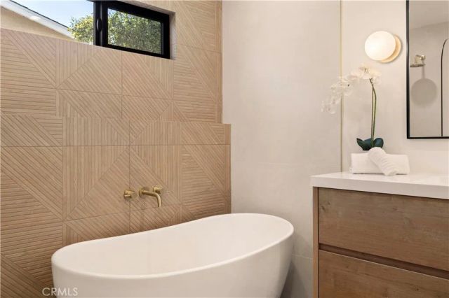 5747 Bevis Avenue, Sherman Oaks, CA 91411