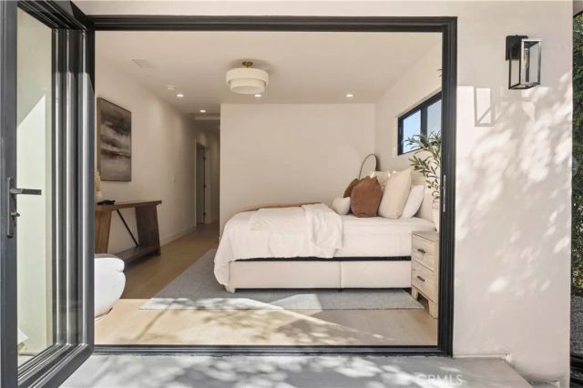 5747 Bevis Avenue, Sherman Oaks, CA 91411