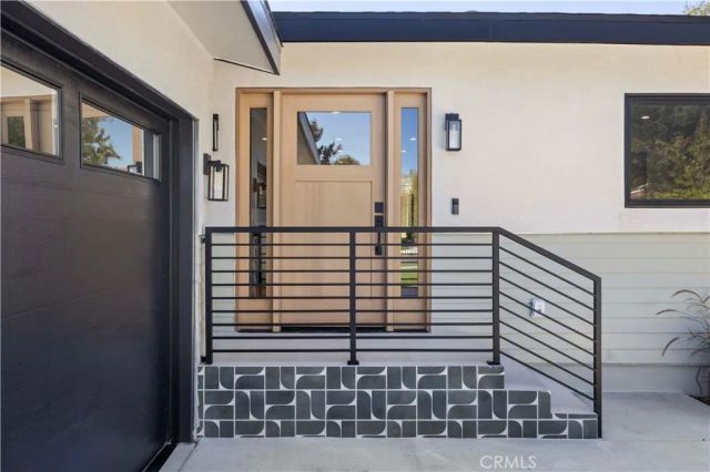 5747 Bevis Avenue, Sherman Oaks, CA 91411
