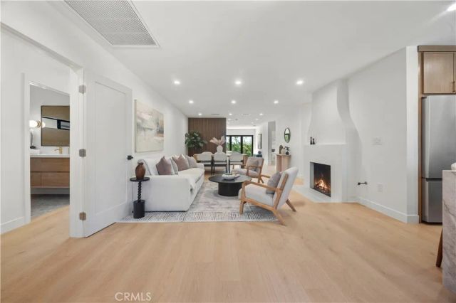 5747 Bevis Avenue, Sherman Oaks, CA 91411