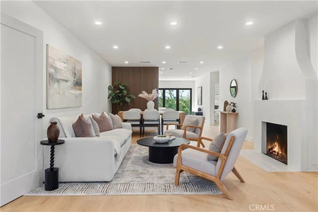 5747 Bevis Avenue, Sherman Oaks, CA 91411