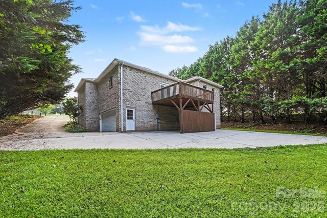 1703 Running Deer Drive NW, Conover, NC 28613