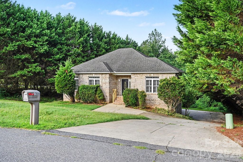 1703 Running Deer Drive NW, Conover, NC 28613