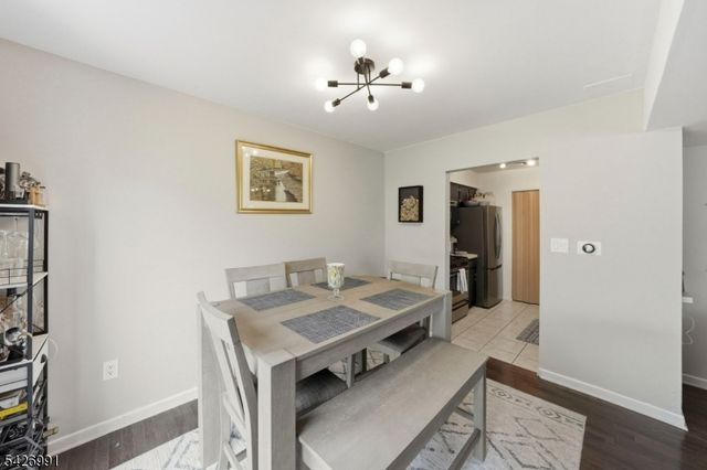 95 Almond Dr, Franklin Twp., NJ 08873