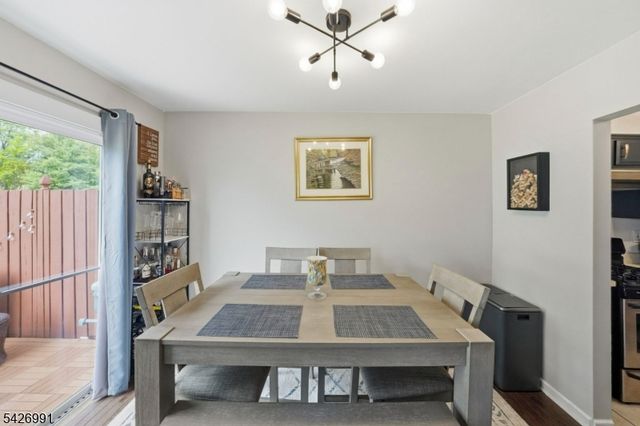 95 Almond Dr, Franklin Twp., NJ 08873
