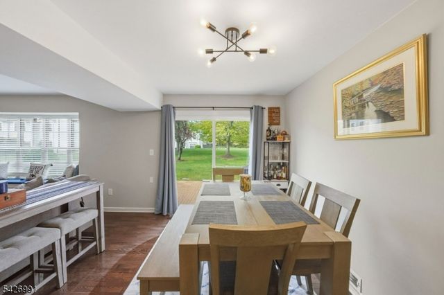 95 Almond Dr, Franklin Twp., NJ 08873
