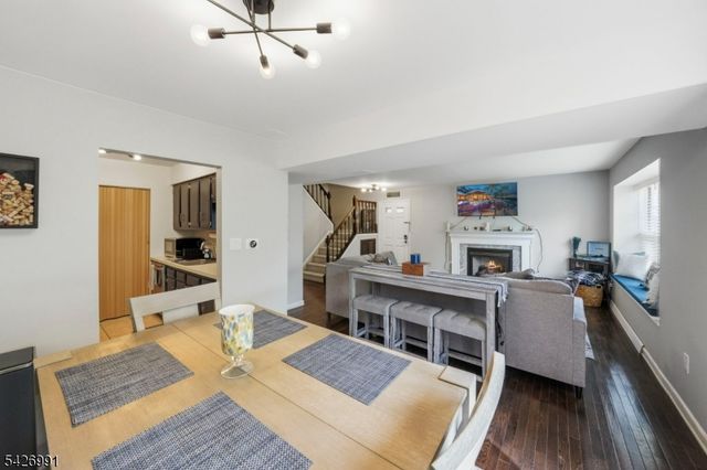 95 Almond Dr, Franklin Twp., NJ 08873