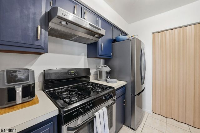 95 Almond Dr, Franklin Twp., NJ 08873