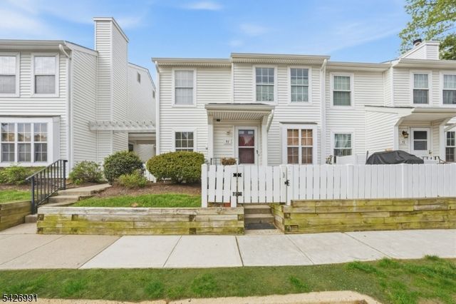 95 Almond Dr, Franklin Twp., NJ 08873