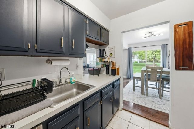 95 Almond Dr, Franklin Twp., NJ 08873