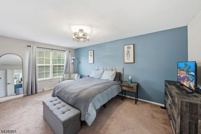 95 Almond Dr, Franklin Twp., NJ 08873