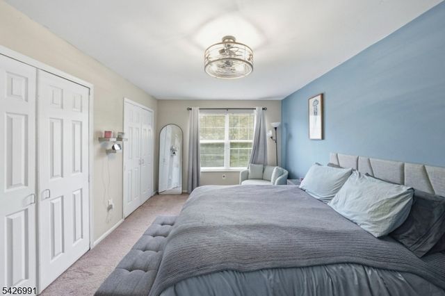 95 Almond Dr, Franklin Twp., NJ 08873