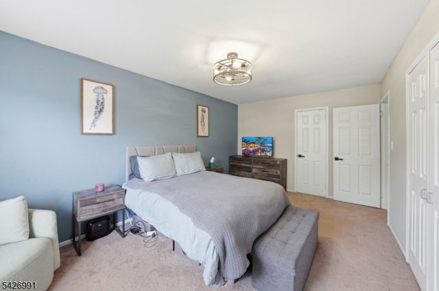 95 Almond Dr, Franklin Twp., NJ 08873