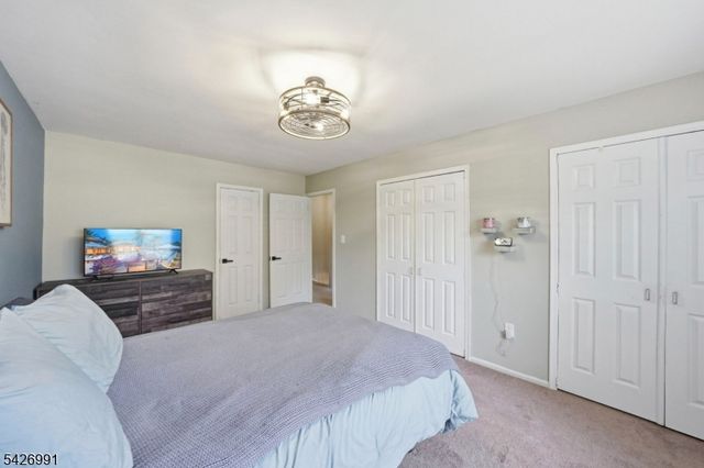 95 Almond Dr, Franklin Twp., NJ 08873
