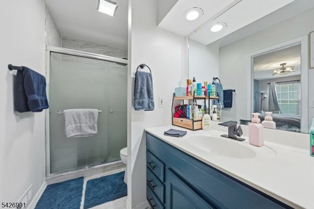 95 Almond Dr, Franklin Twp., NJ 08873