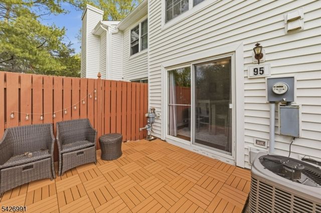 95 Almond Dr, Franklin Twp., NJ 08873