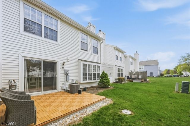 95 Almond Dr, Franklin Twp., NJ 08873