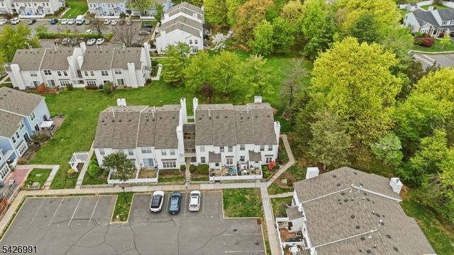 95 Almond Dr, Franklin Twp., NJ 08873