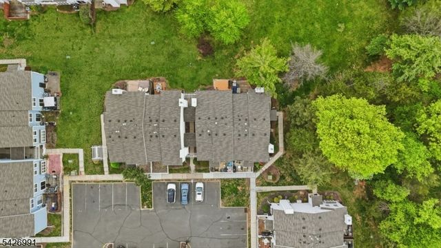 95 Almond Dr, Franklin Twp., NJ 08873