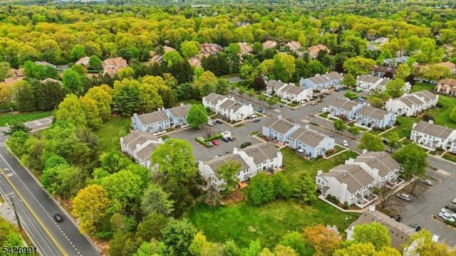 95 Almond Dr, Franklin Twp., NJ 08873