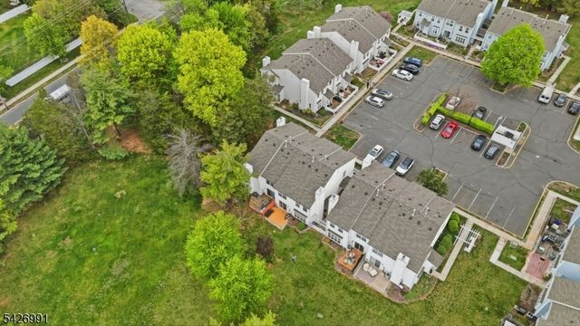 95 Almond Dr, Franklin Twp., NJ 08873