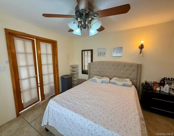 106 E 7th Road, Broad Channel, NY 11693