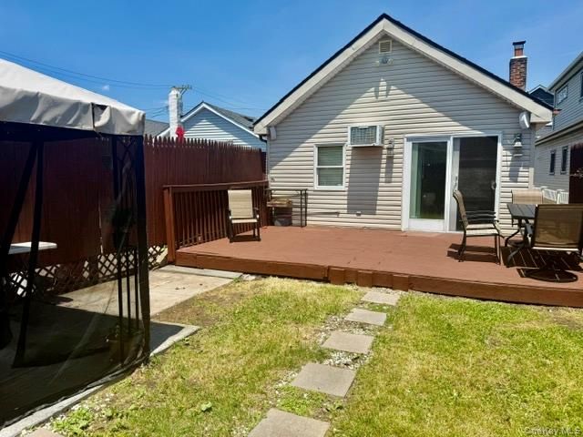 106 E 7th Road, Broad Channel, NY 11693