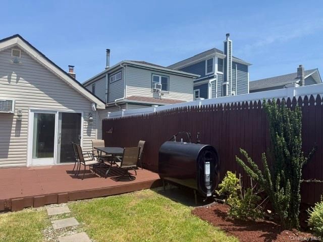 106 E 7th Road, Broad Channel, NY 11693