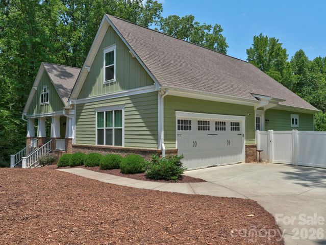 9560 Regent Drive, Davidson, NC 28036