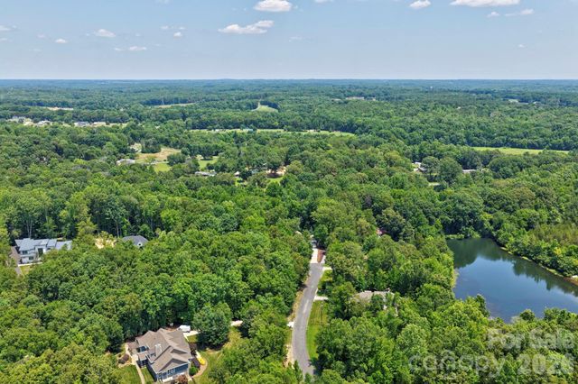 9560 Regent Drive, Davidson, NC 28036