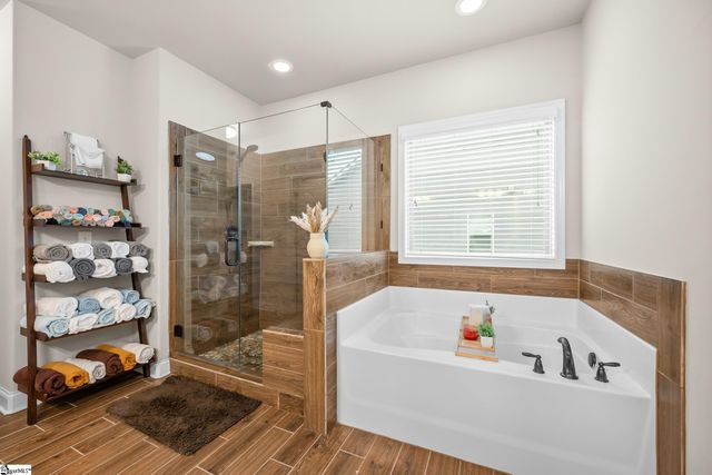 15 Foxmoor Court, Simpsonville, SC 29680
